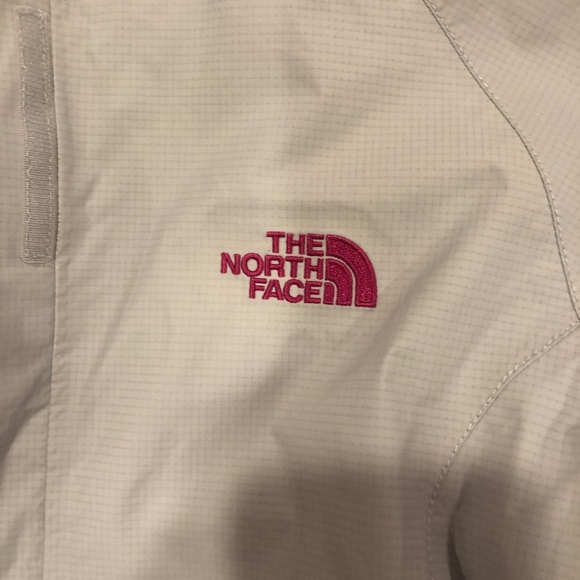 The North Face Gray and Pink Women's Jacket - Picture 6 of 7